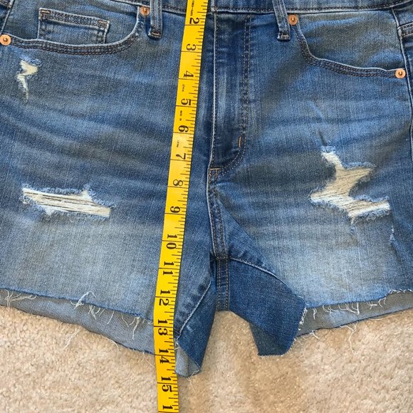 Universal Thread Women's High Rise Midi Jean Shorts Size 8/29 - Picture 7 of 9